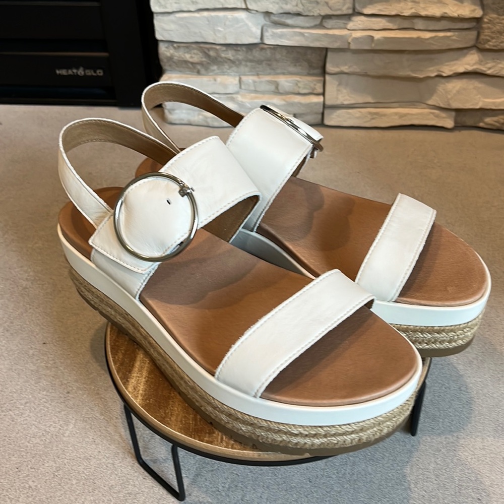 Ugg Wedge Sandal- Size 10 Ivory